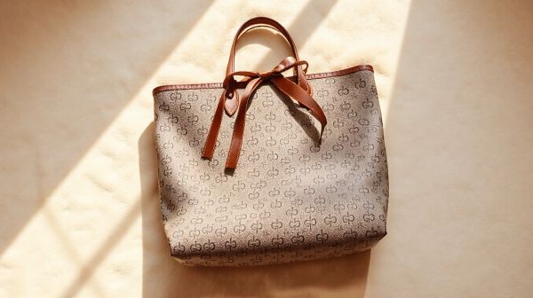 Top 5 Reasons to Invest in a Goyard Tote Bag Today