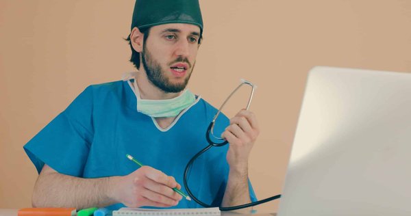 How to Choose and Install an Advanced Telematics System for a Volvo XC90 for Better Fleet Management?